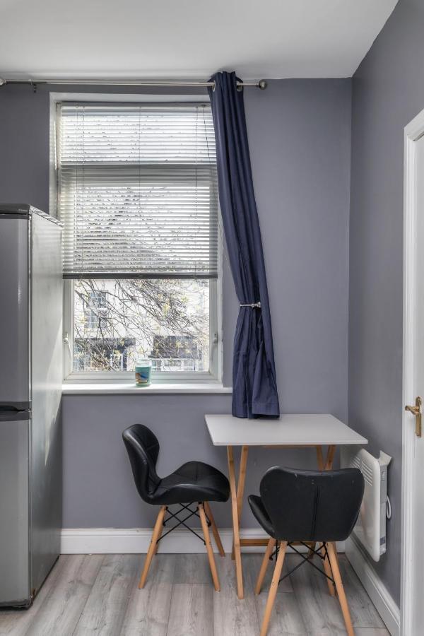 Stockton Town Centre Studio Apartments Free Parking And Wi-Fi Exterior foto