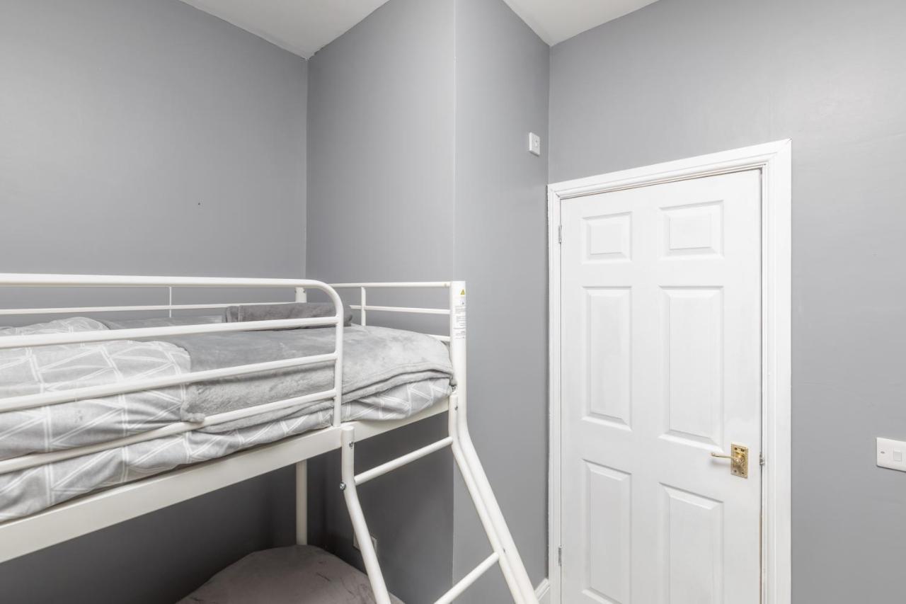 Stockton Town Centre Studio Apartments Free Parking And Wi-Fi Exterior foto