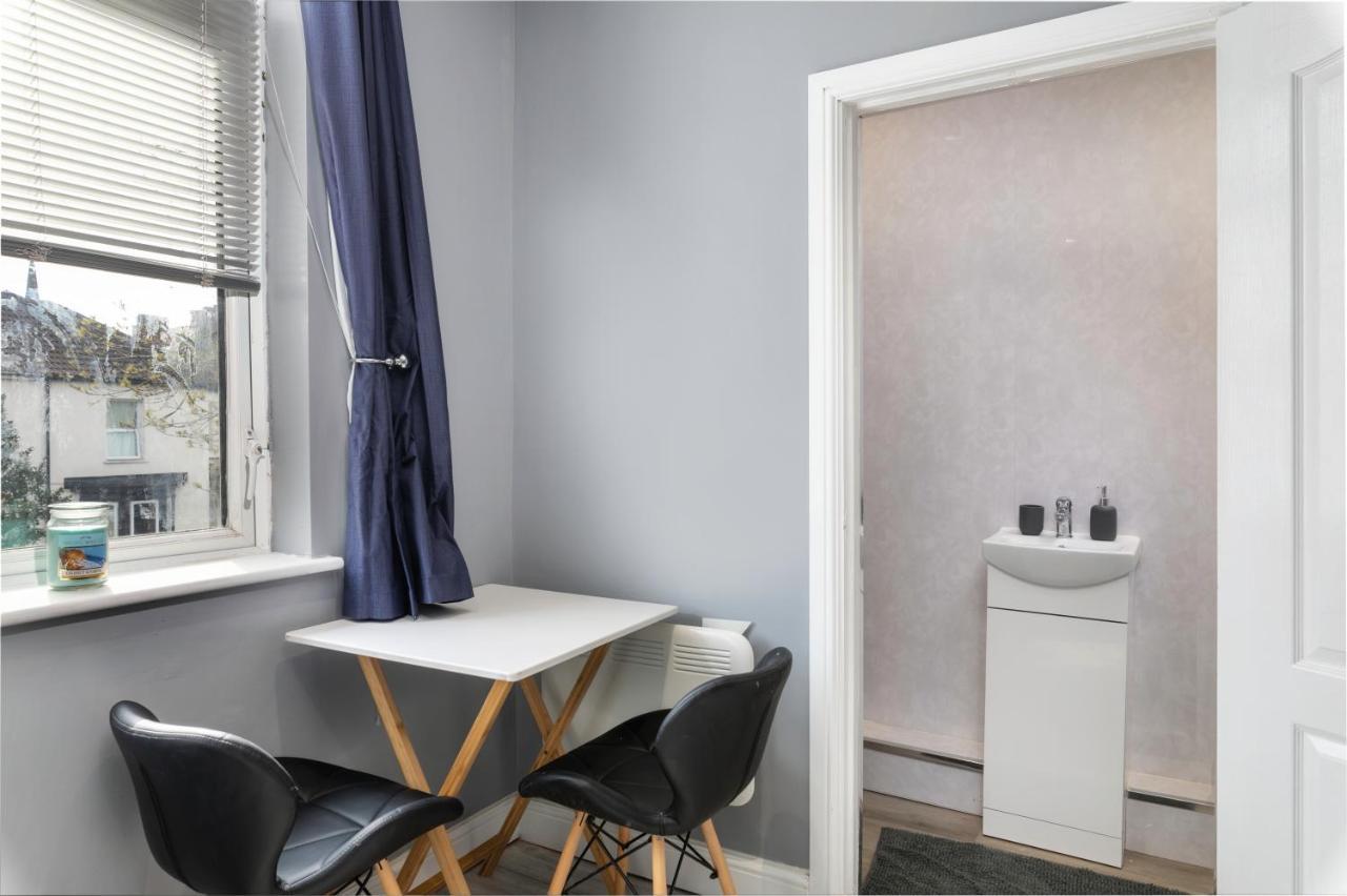 Stockton Town Centre Studio Apartments Free Parking And Wi-Fi Exterior foto