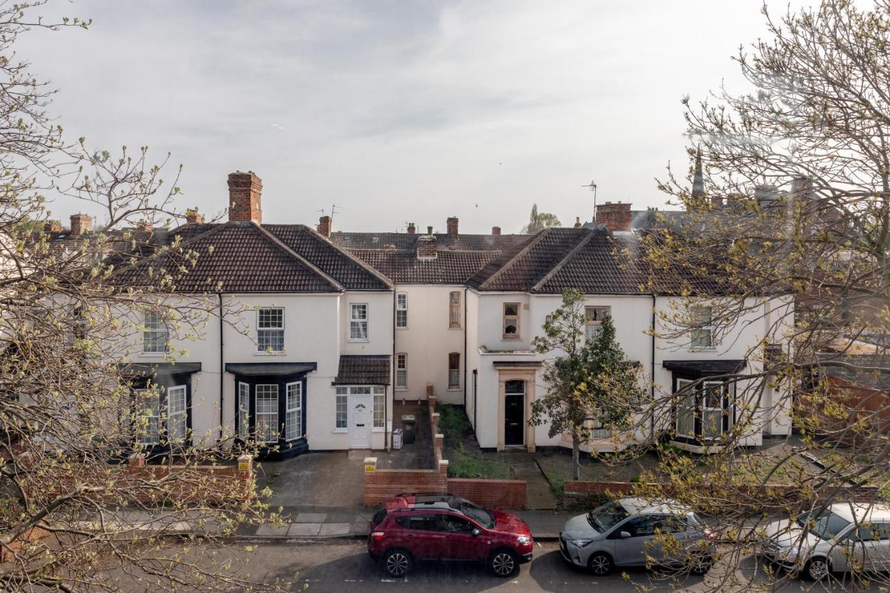 Stockton Town Centre Studio Apartments Free Parking And Wi-Fi Exterior foto