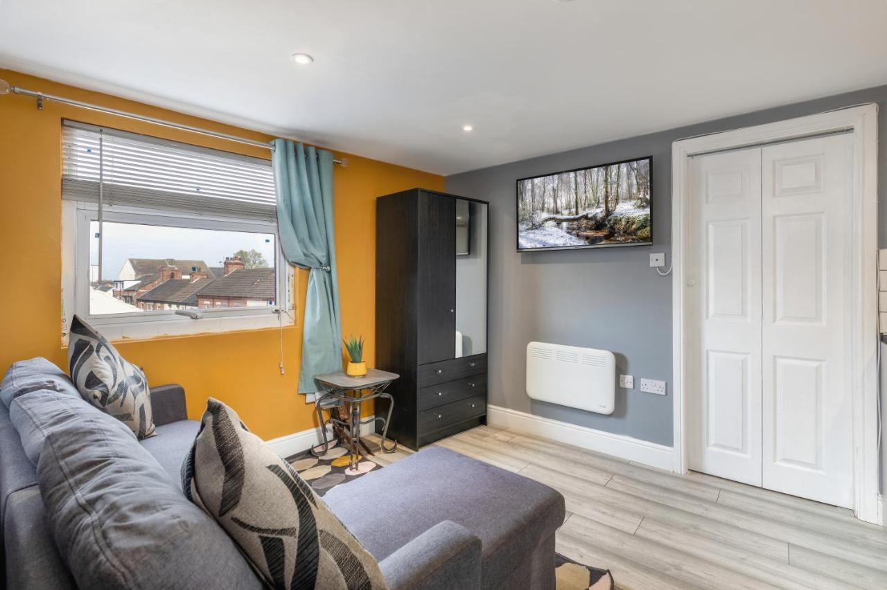 Stockton Town Centre Studio Apartments Free Parking And Wi-Fi Exterior foto