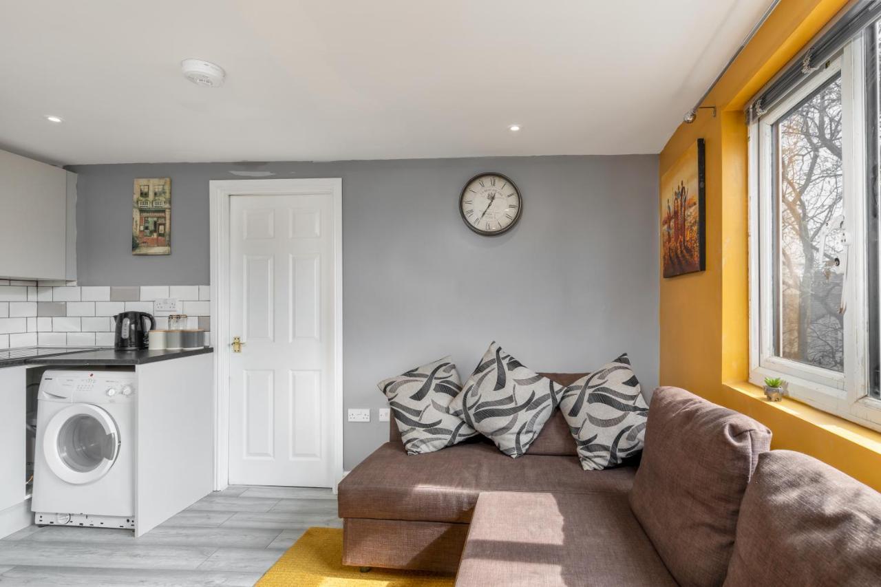 Stockton Town Centre Studio Apartments Free Parking And Wi-Fi Exterior foto